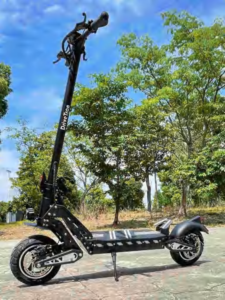 Undercarriage view of DT10's 11-inch off-road tires and ground clearance