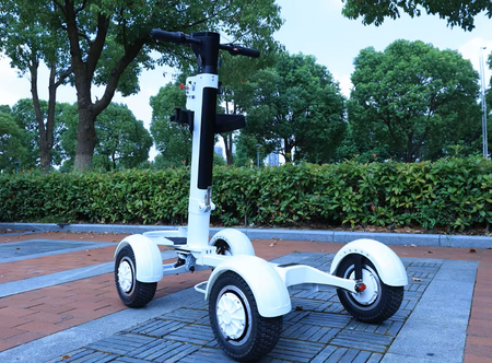 Smooth e-brake stop on downhill slope with parking brake engaged for safety
