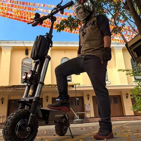 0-85km/h acceleration on a dual-motor electric scooter for thrill-seekers