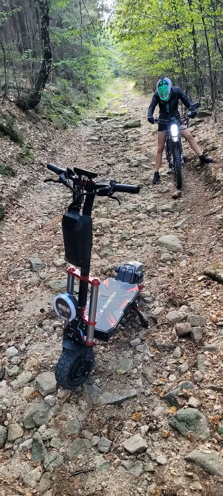 Heavy-duty front suspension built for aggressive off-road adventures